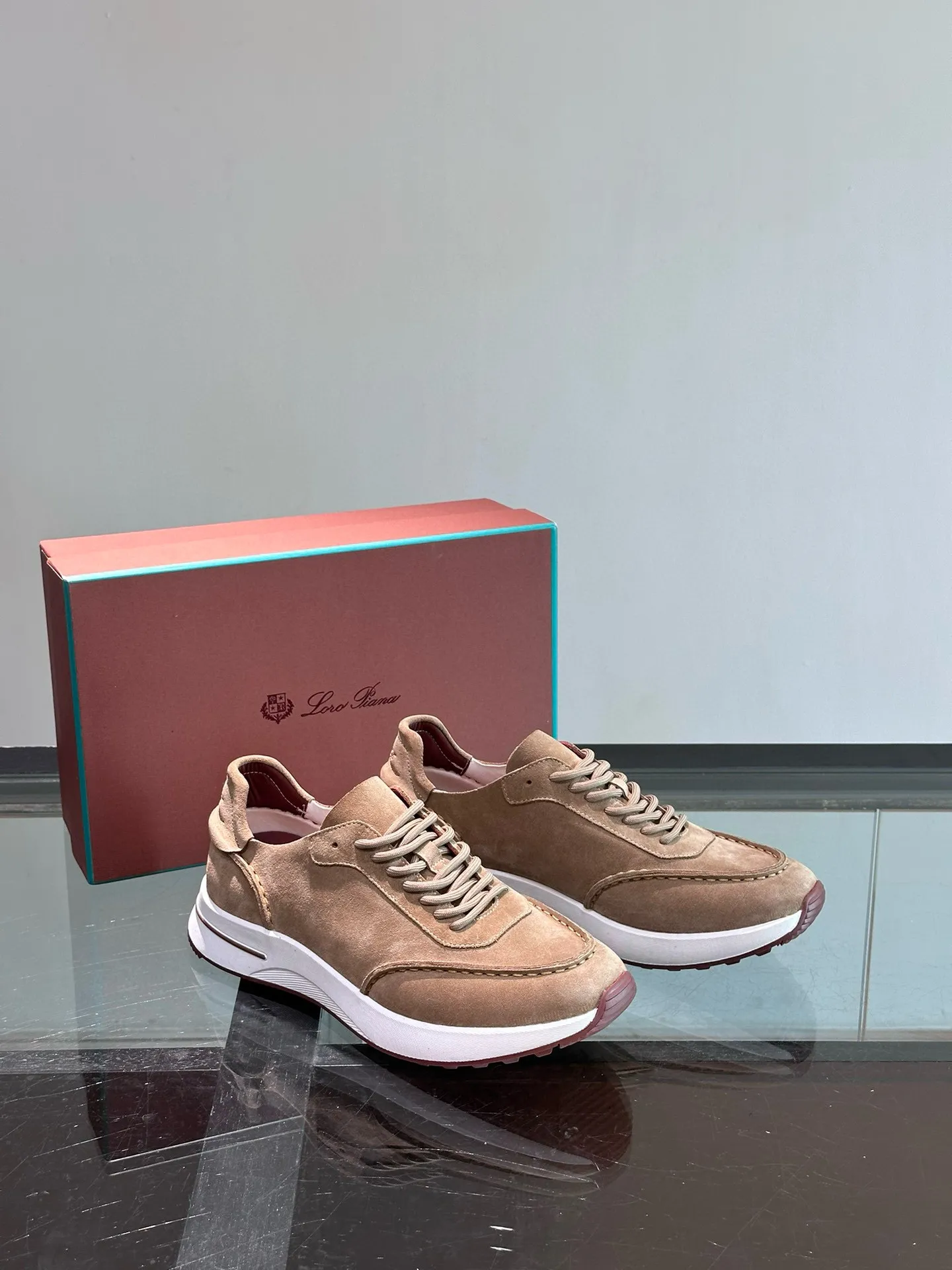 Factory price: 540💰Loro men's shoes💰iana niche Loro classic jogging shoes, men's lace-up casual shoes and sneakers, high-quality lightweight and comfortable fabrics, suitable for outdoor leisure, the color scheme is young and energetic, and it looks great with sportswear or casual suits! Size: 39-46 (customized sizes of 45 and 46 are non-refundable)
